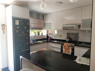 Foto 8 de Se vende casa de 2 pisos, Frente a Parque en la Residencial La Alameda-Paiján (TSuarez)