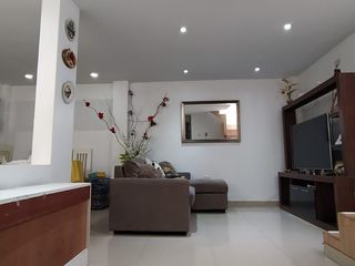 Foto 15 de Se vende casa de 2 pisos, Frente a Parque en la Residencial La Alameda-Paiján (TSuarez)