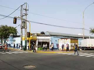 Foto 4 de ALQUILO LOCAL COMERCIAL FRENTE AL MERCADO DE MAGDALENA