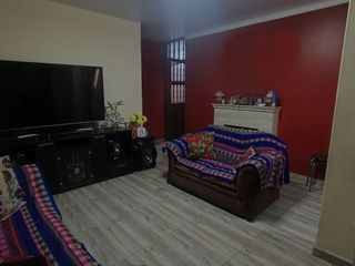 Foto 1 de VENDO CASA DE 3 PISOS URB. MIRAFLORES (ALORA)