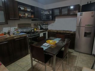 Foto 6 de VENDO CASA DE 3 PISOS URB. MIRAFLORES (ALORA)