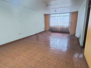 Foto 14 de VENDO CASA DE 3 PISOS URB. MIRAFLORES (ALORA)