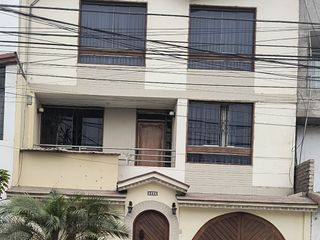 Foto 16 de VENDO CASA DE 3 PISOS URB. MIRAFLORES (ALORA)