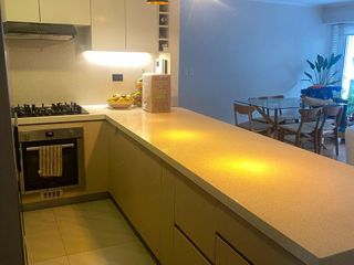 Foto 4 de Vendo moderno departamento flat de 156 m2 y 3 Dorm. en el límite de Lince con San Isidro.