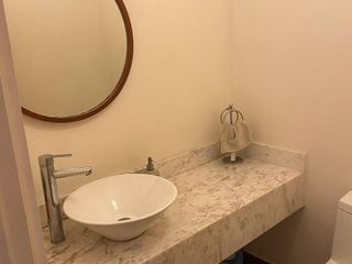 Foto 6 de Vendo moderno departamento flat de 156 m2 y 3 Dorm. en el límite de Lince con San Isidro.
