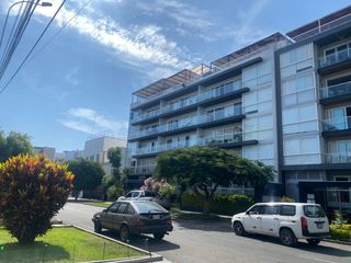 Foto 11 de Vendo moderno departamento flat de 156 m2 y 3 Dorm. en el límite de Lince con San Isidro.
