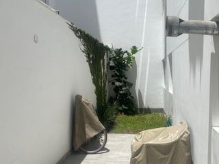 Foto 12 de Vendo moderno departamento flat de 156 m2 y 3 Dorm. en el límite de Lince con San Isidro.