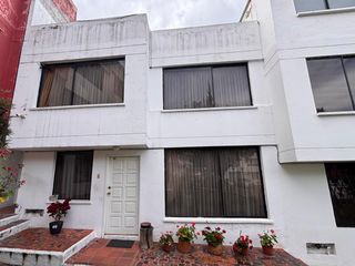 Foto 1 de CASA EN VENTA PONCEANO ALTO DOS PLANTAS Y TERRAZA