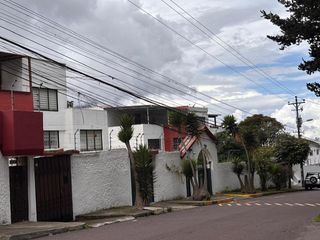 Foto 2 de CASA EN VENTA PONCEANO ALTO DOS PLANTAS Y TERRAZA