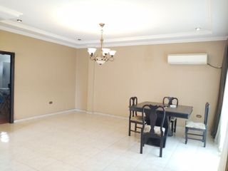 Foto 3 de CASA DE VENTA,  EN URDESA CENTRAL , NORTE DE GUAYAQUIL