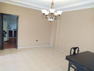 Foto 4 de CASA DE VENTA,  EN URDESA CENTRAL , NORTE DE GUAYAQUIL