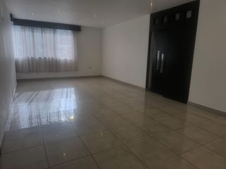 Foto 1 de VENDO - DEPARTAMENTO - SANTA CECILIA - PLANTA BAJA - 3 DORMITORIOS CON BAÑO -  GARAJE 2 VEHICULOS