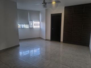 Foto 6 de VENDO - DEPARTAMENTO - SANTA CECILIA - PLANTA BAJA - 3 DORMITORIOS CON BAÑO -  GARAJE 2 VEHICULOS
