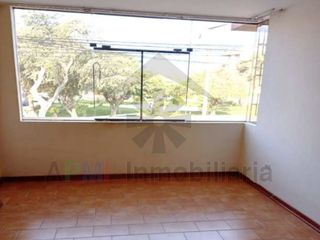 Foto 2 de VENTA DE DEPARTAMENTO EN SEGUNDO PISO CON COCHERA Y FRENTE A PARQUE EN CHICLAYO