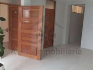 Foto 1 de VENTA DE DEPARTAMENTO EN SEGUNDO PISO EN URB. LA FLORIDA DE CHICLAYO