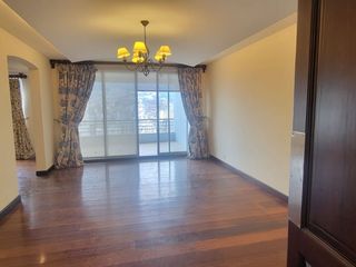 Foto 4 de Departamento de renta sector de la Gonzales Suarez amplio y elegante
