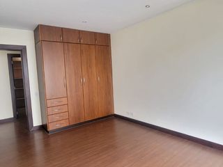 Foto 30 de Departamento de renta sector de la Gonzales Suarez amplio y elegante