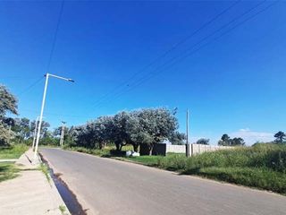 Foto 5 de Lote de 250m2 en Venta en Pérez: Ideal para Vivienda o uso Comercial.