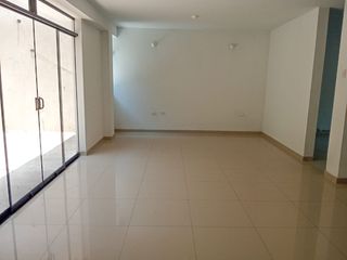 Foto 2 de Venta De Amplia Casa Urb San Isidro I Etapa (GAPONTE)