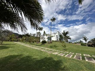 Foto 7 de Venta Lujosa Finca Lago Calima con Acceso directo al Lago (Muelle Privado)
