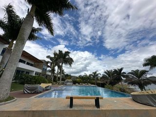 Foto 10 de Venta Lujosa Finca Lago Calima con Acceso directo al Lago (Muelle Privado)