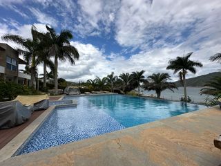 Foto 11 de Venta Lujosa Finca Lago Calima con Acceso directo al Lago (Muelle Privado)