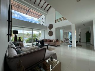 Foto 18 de Venta Lujosa Finca Lago Calima con Acceso directo al Lago (Muelle Privado)