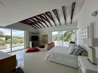 Foto 43 de Venta Lujosa Finca Lago Calima con Acceso directo al Lago (Muelle Privado)