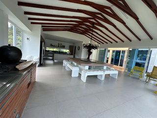 Foto 57 de Venta Lujosa Finca Lago Calima con Acceso directo al Lago (Muelle Privado)