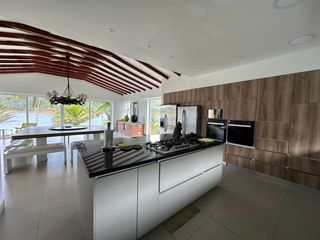 Foto 64 de Venta Lujosa Finca Lago Calima con Acceso directo al Lago (Muelle Privado)