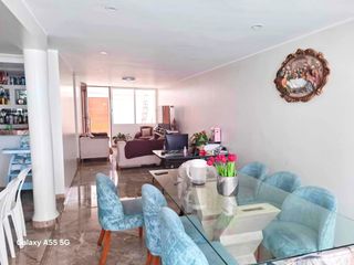 Foto 4 de ESPECTACULAR CASA DE 200m2 FRENTE A PARQUE