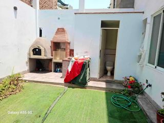Foto 5 de ESPECTACULAR CASA DE 200m2 FRENTE A PARQUE