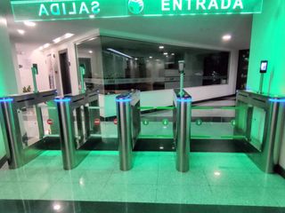 Foto 6 de ARRIENDO CONSULTORIO EN ELOY ALFARO QUITO