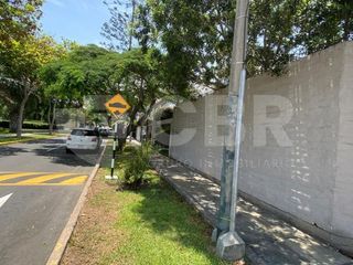 Foto 2 de VENTA CASA EN MIRAFLORES