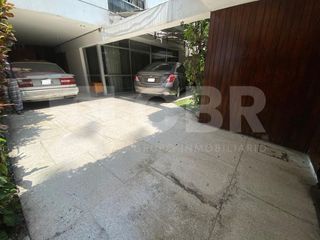 Foto 5 de VENTA CASA EN MIRAFLORES