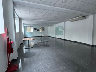 Foto 5 de Edificio de 1355 m², 5 Pisos de Oficina con Ascensor en La Molina