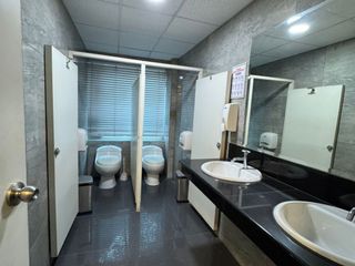 Foto 6 de Edificio de 1355 m², 5 Pisos de Oficina con Ascensor en La Molina
