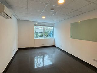 Foto 8 de Edificio de 1355 m², 5 Pisos de Oficina con Ascensor en La Molina