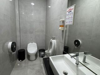 Foto 11 de Edificio de 1355 m², 5 Pisos de Oficina con Ascensor en La Molina
