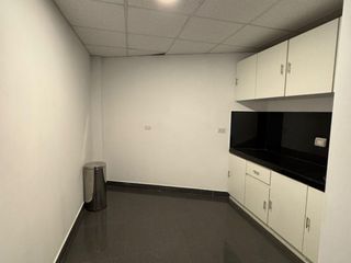 Foto 21 de Edificio de 1355 m², 5 Pisos de Oficina con Ascensor en La Molina