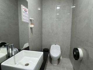 Foto 23 de Edificio de 1355 m², 5 Pisos de Oficina con Ascensor en La Molina