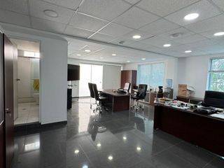Foto 26 de Edificio de 1355 m², 5 Pisos de Oficina con Ascensor en La Molina