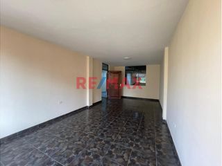 Foto 14 de Casa De 03 Pisos En Urb. Los Sauces Con 03 Departamentos En Venta