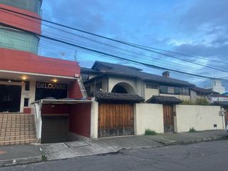 Foto 1 de Casa + Departamento Dúplex en Venta, 6 de Diciembre. Jipijapa Av Tomas de Berlanga, Quito.