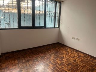 Foto 9 de Casa + Departamento Dúplex en Venta, 6 de Diciembre. Jipijapa Av Tomas de Berlanga, Quito.