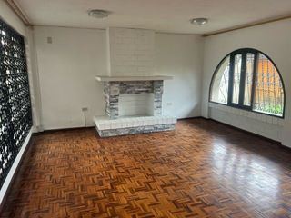 Foto 10 de Casa + Departamento Dúplex en Venta, 6 de Diciembre. Jipijapa Av Tomas de Berlanga, Quito.