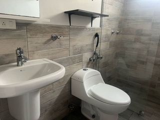 Foto 17 de Casa + Departamento Dúplex en Venta, 6 de Diciembre. Jipijapa Av Tomas de Berlanga, Quito.
