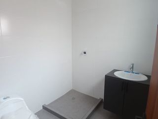 Foto 4 de CASA POR ESTRENAR DE 3 DORMITORIOS SECTOR COLEGIO BORJA VÍA A BAÑOS