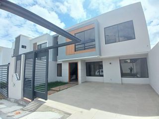 Foto 5 de CASA POR ESTRENAR DE 3 DORMITORIOS SECTOR COLEGIO BORJA VÍA A BAÑOS
