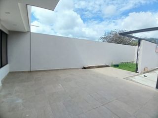 Foto 14 de CASA POR ESTRENAR DE 3 DORMITORIOS SECTOR COLEGIO BORJA VÍA A BAÑOS